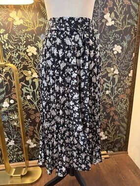 Black and White Floral Pleated Midi Skirt